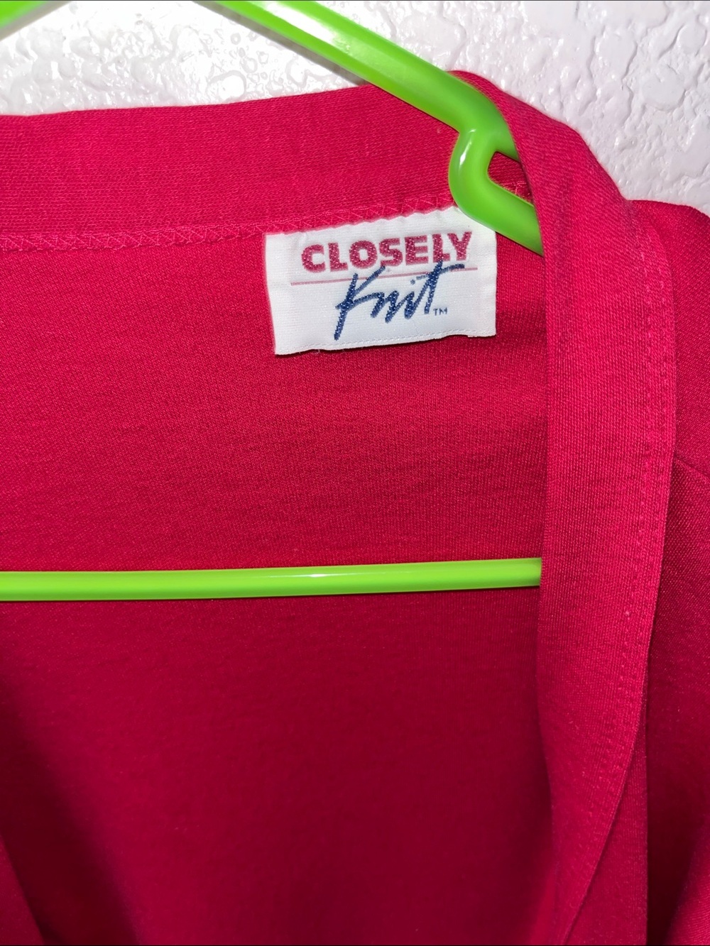 MAGENTA RETRO LIGHTWEIGHT CARDIGAN